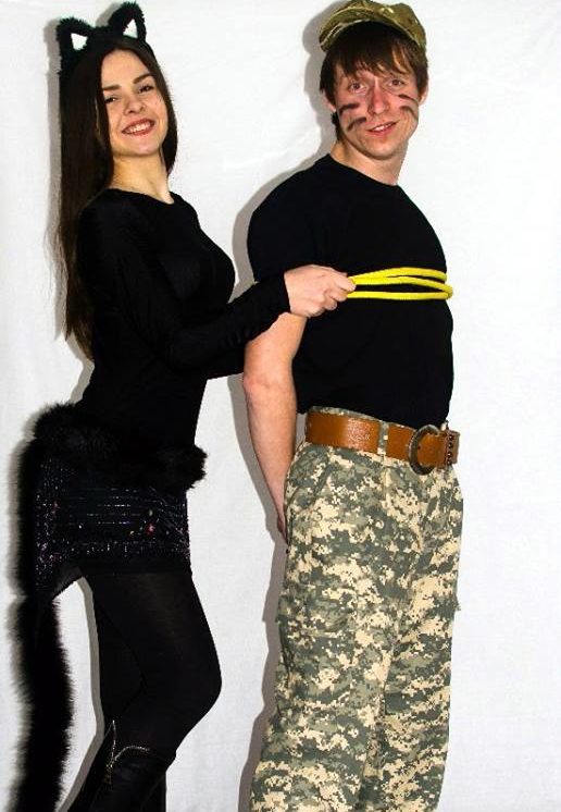 Військовий та Жінка Кішка